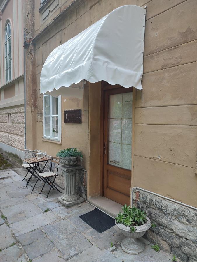 Apartman Dux 2 カルロヴァッツ エクステリア 写真