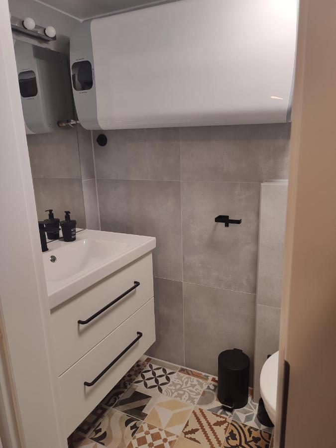 Apartman Dux 2 カルロヴァッツ エクステリア 写真