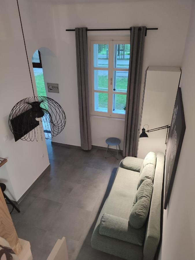 Apartman Dux 2 カルロヴァッツ エクステリア 写真